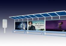 北京公交站牌候車亭被貼上黑旅游專線廣告 公交集團(tuán)澄清